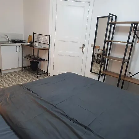 Modern - Affordable - Spacious At Center Apartamento