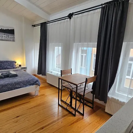 アパート Modern - Affordable - Spacious At Center *