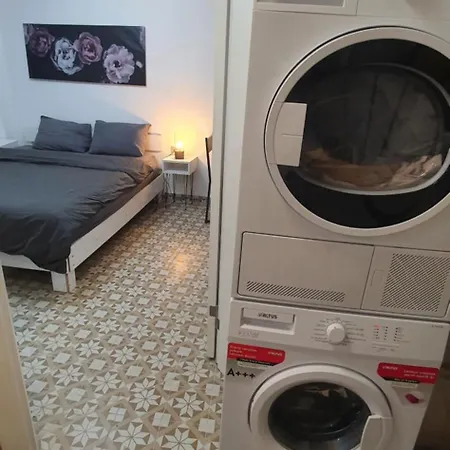 Modern - Affordable - Spacious At Center * Istambul