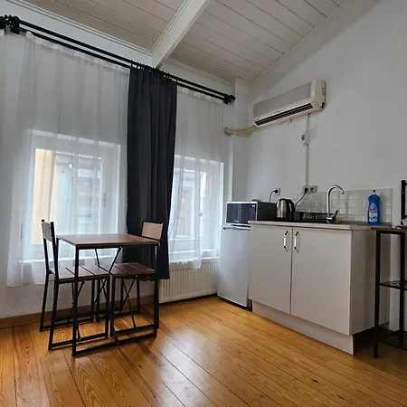 Modern - Affordable - Spacious At Center イスタンブール