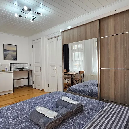 Modern - Affordable - Spacious At Center アパート *